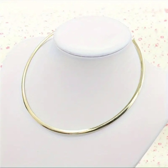 Niche 2025 Elegant Smooth Curved Choker Necklace - Short Clavicle Chain - Picture 7 of 7